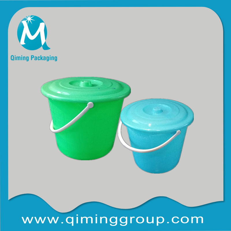 round plastic buckets